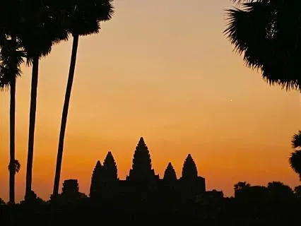 9-Min. The Little House At Night