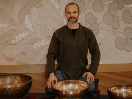 A 15-Minute Sound Bath For Presence And Reset