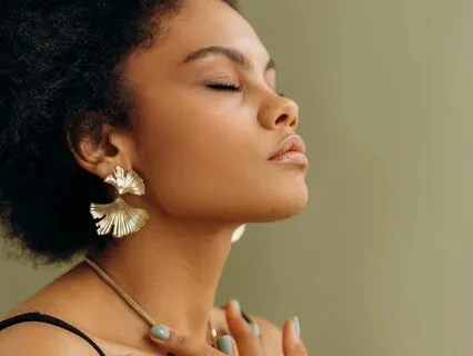 A Beautiful Easy Guided Heart Opening 10 Minute Meditation