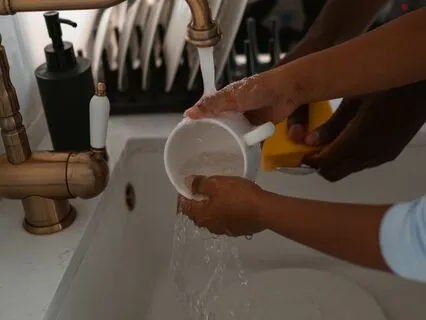 A Body-Mindful Practice For Dishwashing