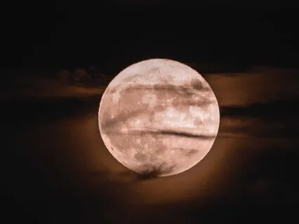 A Gentle Embrace Of Night: Ambient Soundscape For Deep Calm