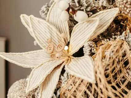 A Mindful Moment During The Holidays: 9 Mental Health Tips