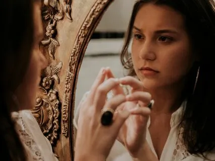 Mirror Of Self Love - A Guided Mirror Meditation