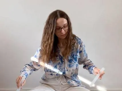A Quick 10-Minute Relaxing Sound Bath With Singing Bowls