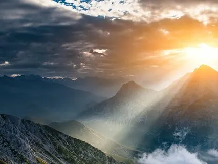 A Quick Meditation To Refresh Your Day And Elevate Your Mood