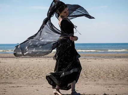 A Short Dance (Extended Version)