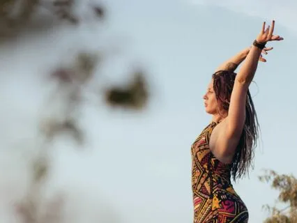 A Short Shaking Meditation: Whole-Body Reset