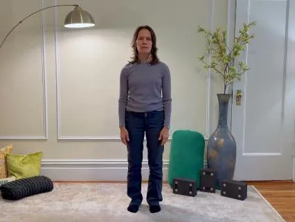 A Short Standing Hanna Somatic Yoga Practice
