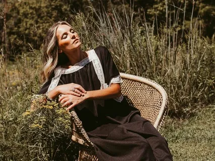 A Sleep Story With Cognitive Shuffling & Nidra Calm