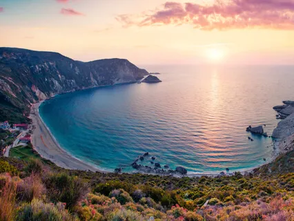 A Spiritual Transcendence (Theta Binaural Beats)