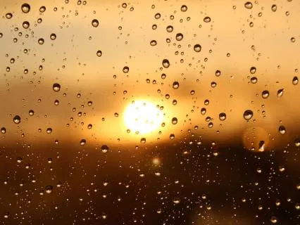 A Weightless Storm: Dreamy Ambient Music With Thunder & Rain