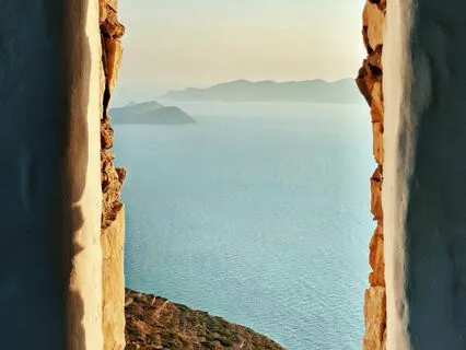 A Window To The Sturgeon Full Moon