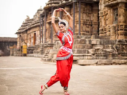 Aaya Tu Jag Mein Jab Bande