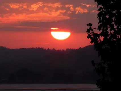 Accepting Now - Inner Peace Through Radical Presence