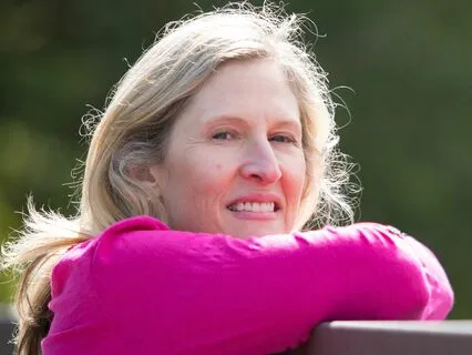 Access Your Highest Self & Affirm That Life Loves You