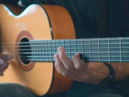 Acoustic Guitar Bliss: Gentle and Soothing Tunes