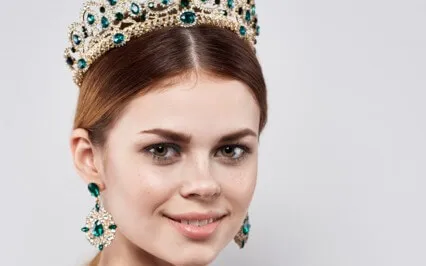 Activate The Confidence Of The Queen Within 