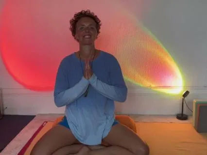 Aham Asmi: Morning Stillness & Gratitude