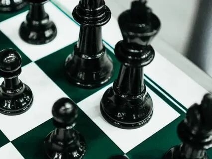 Alice Through the Looking Glass, Chapter 3