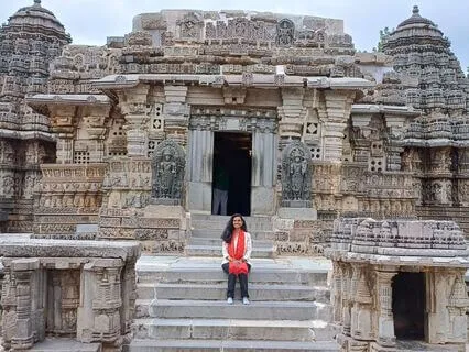 Alka Shyam Sings Traditional Mantra (Madhurashtkam)