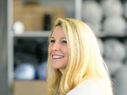 Alpha Binaural Beat Music To Elevate Mood & Boost Serotonin