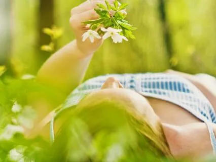 Alpha Calm – 9 Hz Binaural Relaxation Music