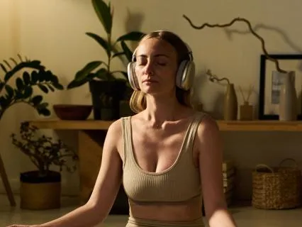 Alpha Serenity – 11 Hz Binaural Relaxation Music