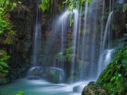 Alternative Vs Mainstream