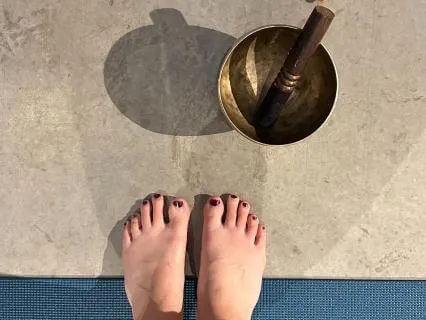 Anchoring With The Feet Pause