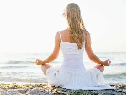 Andromedan Pearl White Rainbow Light Transmission