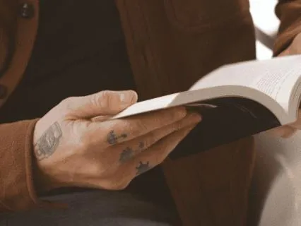 Aries New Moon: Identity Shift & Confidence Subliminal