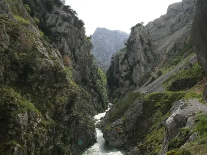 As I Walked Out One Evening (Poem By WH Auden)