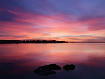 Atardecer En El Lago