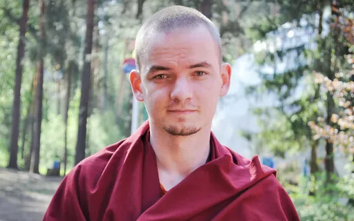 Attending To Our Posture With Mindful Discernment