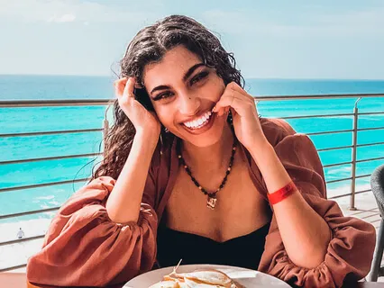 Attract Abundance Into Your Life With Ease 