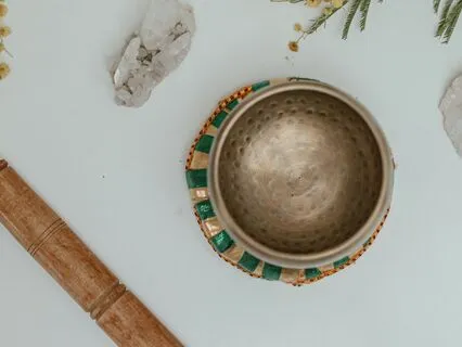 Attract Money: Sandy Ocean Waves & 11Hz Alpha Binaural Beats