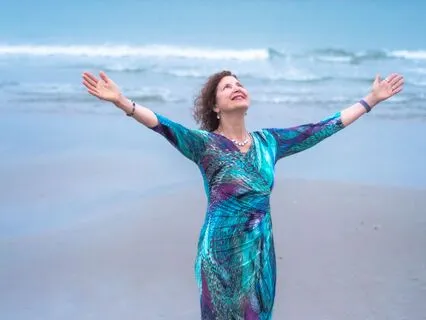 Awaken To Love: Embrace The Present And Transform Within