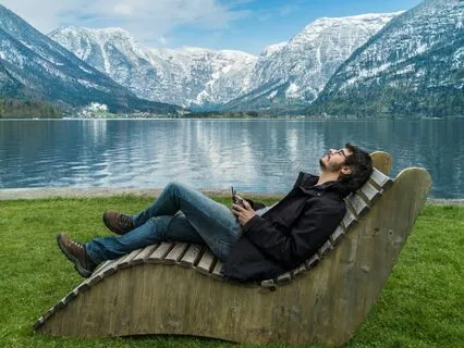 Be Here Now – The Gift Of The Present Moment