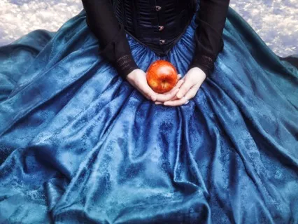 Snow White: A Classic Fairy Tale For Adults