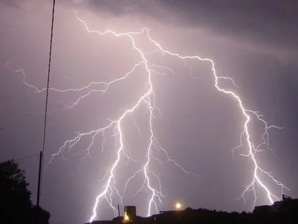 Bedtime Tales With JuneB - Thunder And Lightning