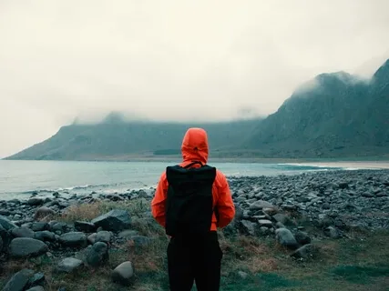 Being Present With Yourself - Soothing & Ambient Piano With Raindrops 