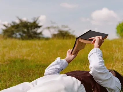 Between The Pages: A Meditation For Book Lovers & Readers