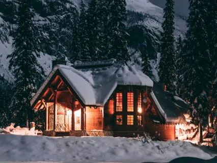 Blizzard At The Cabin: A Sleepy, Quiet Escape