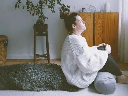 Bortom bruset, en Yoga Nidra för att höra din inre röst.