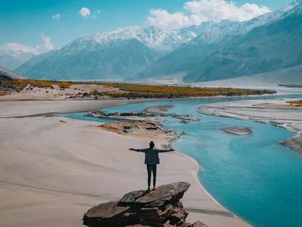Boundless River – Flowing Piano Music