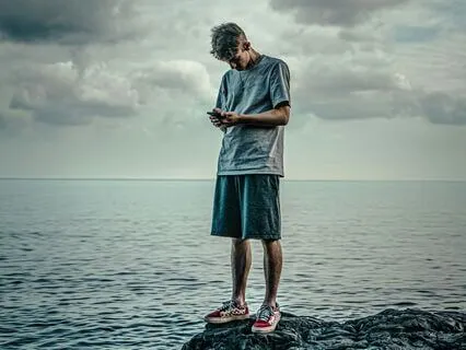 Breaking Free From Distractions | Intentional-Living Mindset