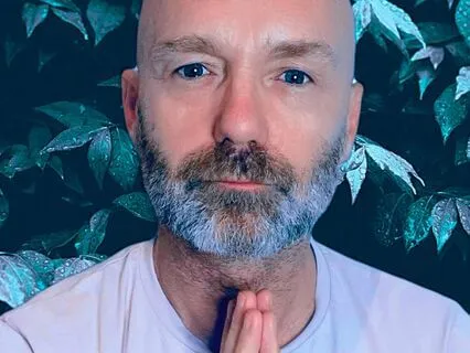 Breaking Free From Unhelpful Thoughts: A Defusion Practice