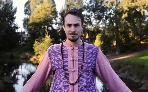 Breathing Peace On Frozen Lake (Without Bell)