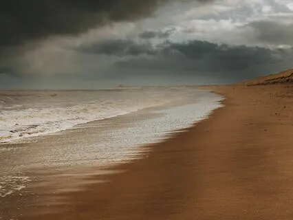 Brown Noise With Thunder