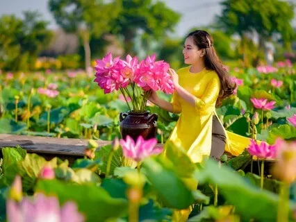 By the Lotus Lake - Morning Meditation for a Magnificent Day